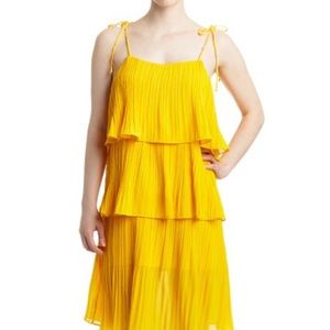 SUPER CUTE YELLOW MIDI DRESS! love it it’s just too big on me. perfect condition